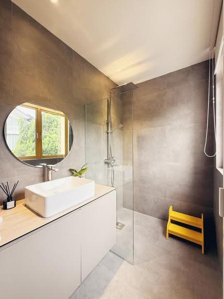 Henley Gardens, 34 Jalan Arif, Hougang / Punggol / Sengkang, 6 Bedrooms, 3,892 sqft, Terraced House For Sale, by Fariz Rashid, 500249777 - Bathroom - PropertyGuru.com.sg