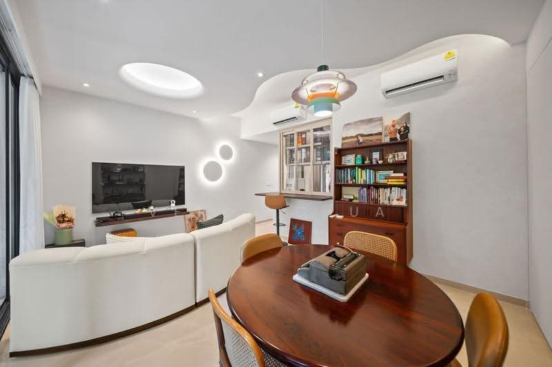 Penrose, 22 Sims Drive, Eunos / Geylang / Paya Lebar, 4 Bedrooms, 1,389 sqft, Condominium For Sale, by Veroy Chua, 500249790 - Living Room - PropertyGuru.com.sg