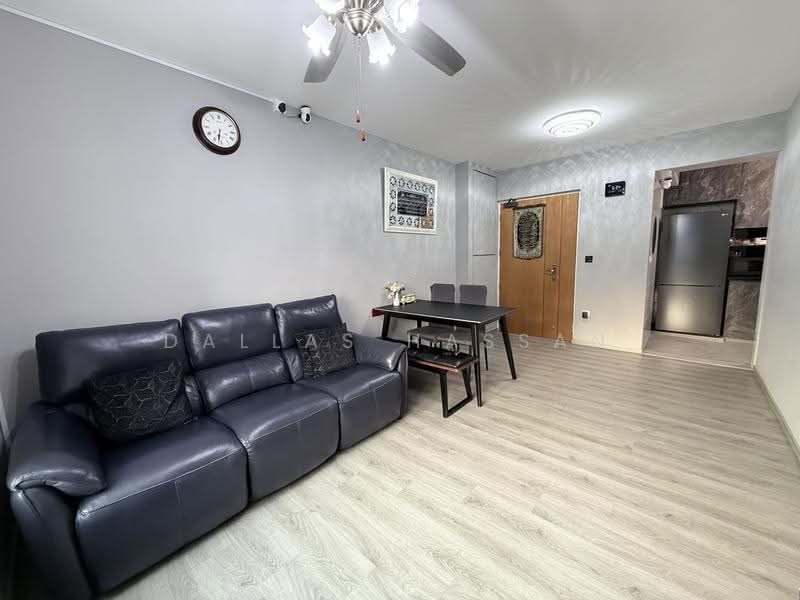 95B Henderson Road, 95B Henderson Road, Alexandra / Commonwealth, 2 Bedrooms, 732 sqft, HDB Flat For Sale, by Dallas Hassan, 500249792 - Living Room - PropertyGuru.com.sg