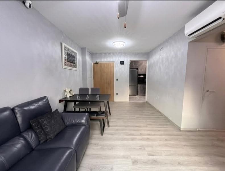 95B Henderson Road, 95B Henderson Road, Alexandra / Commonwealth, 2 Bedrooms, 732 sqft, HDB Flat For Sale, by Dallas Hassan, 500249792 - Living Room - PropertyGuru.com.sg