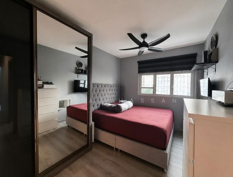 95B Henderson Road, 95B Henderson Road, Alexandra / Commonwealth, 2 Bedrooms, 732 sqft, HDB Flat For Sale, by Dallas Hassan, 500249792 - Bedroom - PropertyGuru.com.sg
