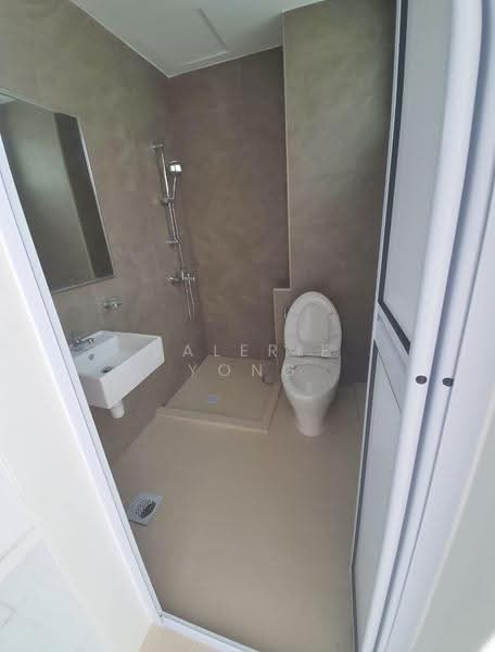 11 Mariam Close, Changi Airport / Changi Village, 6 Bedrooms, 5,000 sqft, Semi-Detached House For Rent, by Valerie Yong, 500249813 - Helper’s bathroom - PropertyGuru.com.sg