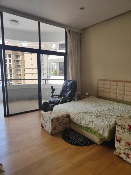 Regency Park, 11 Nathan Road, Tanglin / Holland / Bukit Timah, 4 Bedrooms, 3,648 sqft, Condominium For Rent, by Juanita Quek, 500249825 - Bedroom - PropertyGuru.com.sg