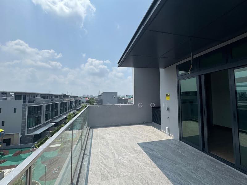 Belgravia Ace, Belgravia Drive, Seletar / Yio Chu Kang, 5 Bedrooms, 4,300 sqft, Semi-Detached House For Sale, by Agnes Goh, 500249837 - Balcony - PropertyGuru.com.sg