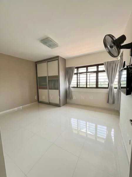 90 Tanglin Halt Road, 90 Tanglin Halt Road, Alexandra / Commonwealth, 3 Bedrooms, 915 sqft, HDB Flat For Sale, by Eryn Ang, 500249842 - Master bedroom - PropertyGuru.com.sg
