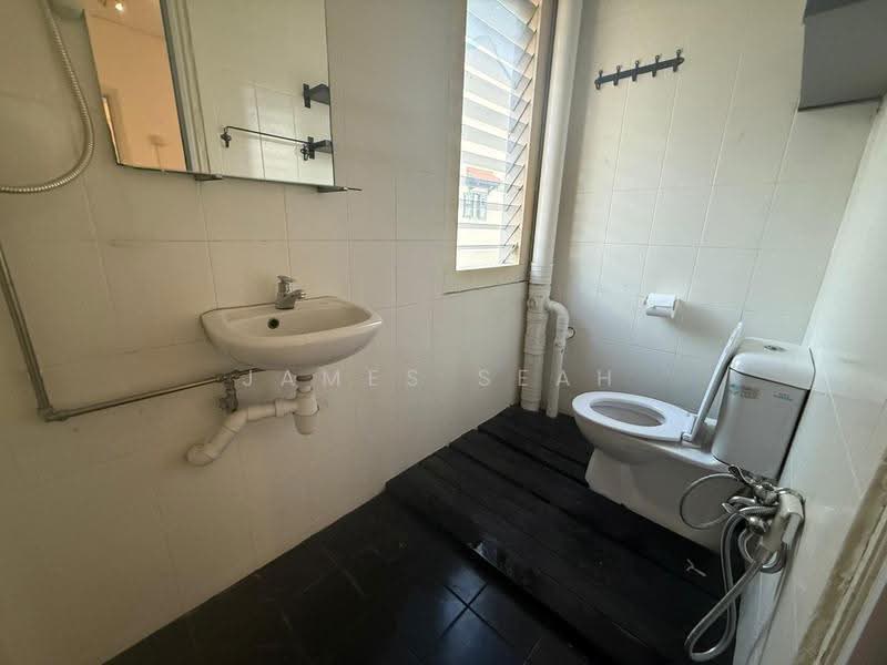 chinatown, Chinatown / Tanjong Pagar, 785 sqft, Shop / Shophouse For Rent, by James Seah, 500249845 - Bathroom - CommercialGuru.com.sg