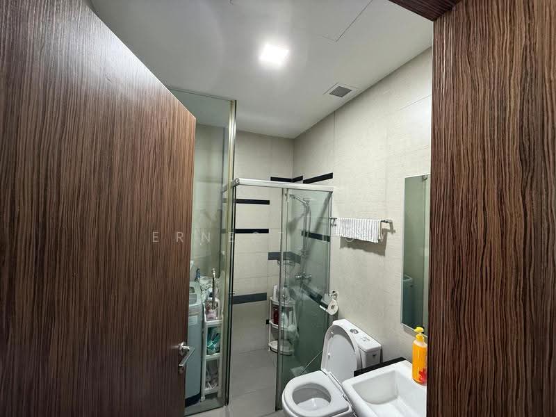 Suites @ Paya Lebar, 418 Upper Paya Lebar Road, Hougang / Punggol / Sengkang, 1 Bedroom, 409 sqft, Condominium For Rent, by Ernest Low, 500249853 - Bathroom - PropertyGuru.com.sg