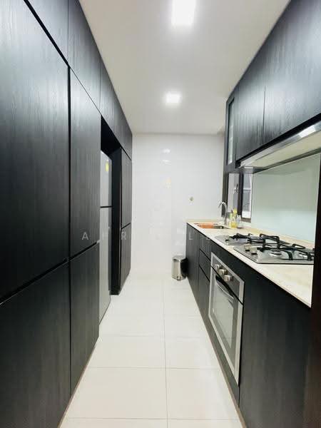 The Inflora, 51 Flora Drive, Changi Airport / Changi Village, 2 Bedrooms, 742 sqft, Condominium For Rent, by April Lee, 500249854 - Kitchen - PropertyGuru.com.sg