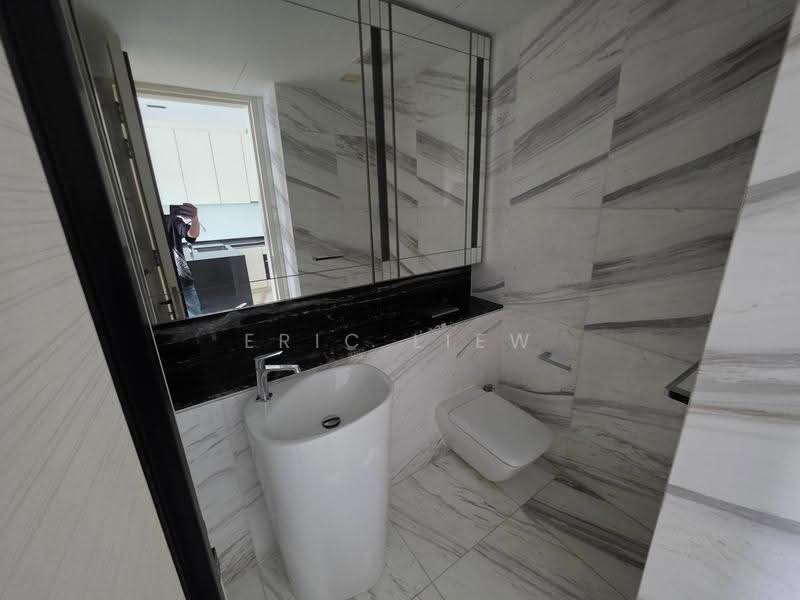 Wallich Residence, 3 Wallich Street, Chinatown / Tanjong Pagar, 3 Bedrooms, 1,313 sqft, Condominium For Sale, by Eric Liew, 500249876 - Bathroom - PropertyGuru.com.sg