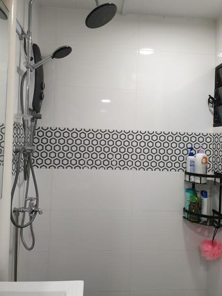 4 Haig Road, 4 Haig Road, East Coast / Marine Parade, 2 Bedrooms, 818 sqft, HDB Flat For Rent, by Thomas Wong, 500249894 - Bathroom - PropertyGuru.com.sg