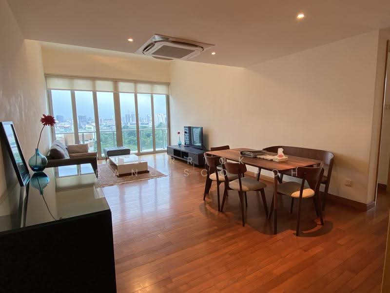 Cairnhill Crest, 2 Cairnhill Circle, Orchard / River Valley, 2 Bedrooms, 1,206 sqft, Condominium For Sale, by Derrick Francisco Poh, 500249895 - PropertyGuru.com.sg