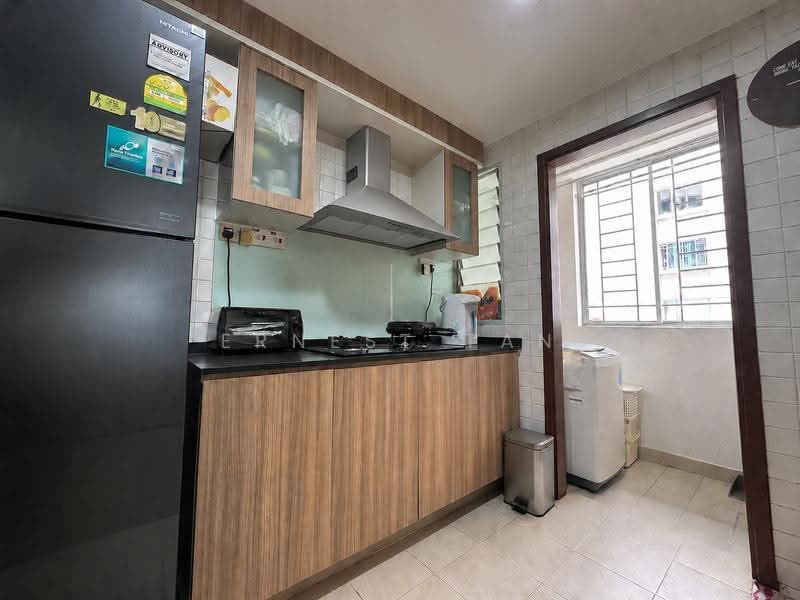 The Eden @ Tampines, 21 Tampines Street 34, Pasir Ris / Tampines, 3 Bedrooms, 1,012 sqft, Condominium For Sale, by Ernest Tan, 500249901 - Kitchen - PropertyGuru.com.sg