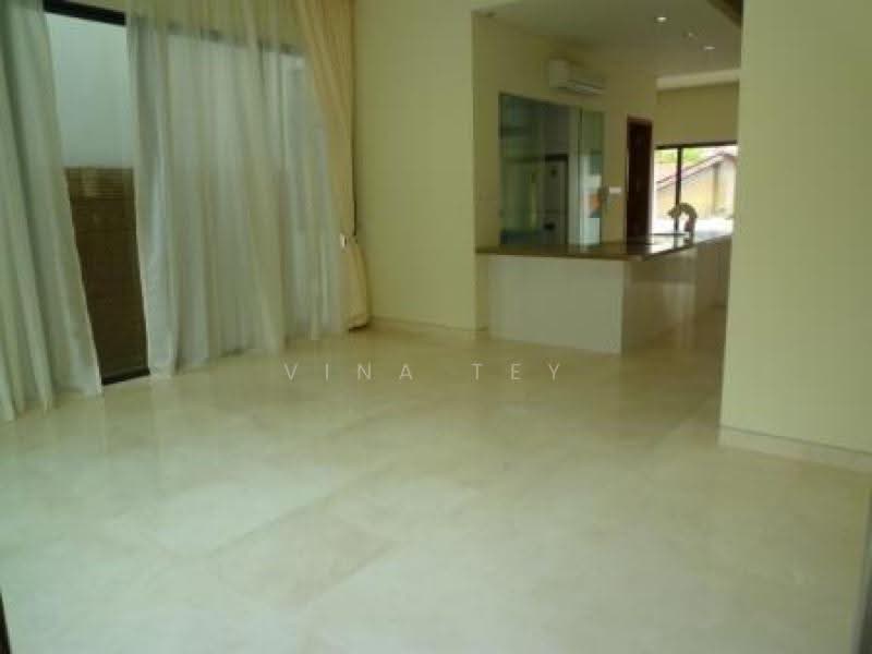 Hoover Park, 11 11, Clementi Park / Upper Bukit Timah, 7 Bedrooms, 5,000 sqft, Terraced House For Rent, by Vina Tey, 500249903 - PropertyGuru.com.sg