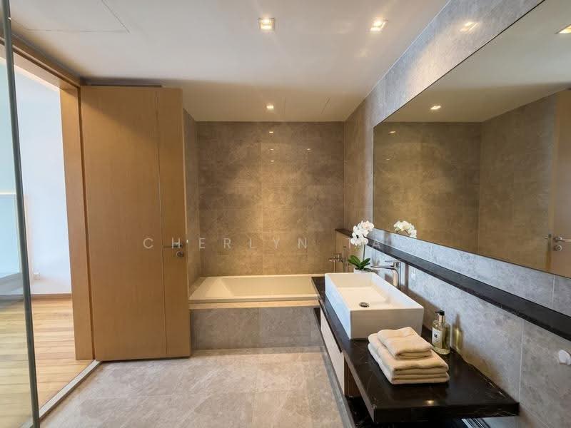 Marina Bay Residences, 18 Marina Boulevard, Boat Quay / Raffles Place / Marina, 2 Bedrooms, 1,227 sqft, Condominium For Sale, by Cherlyn Tan, 500249907 - PropertyGuru.com.sg