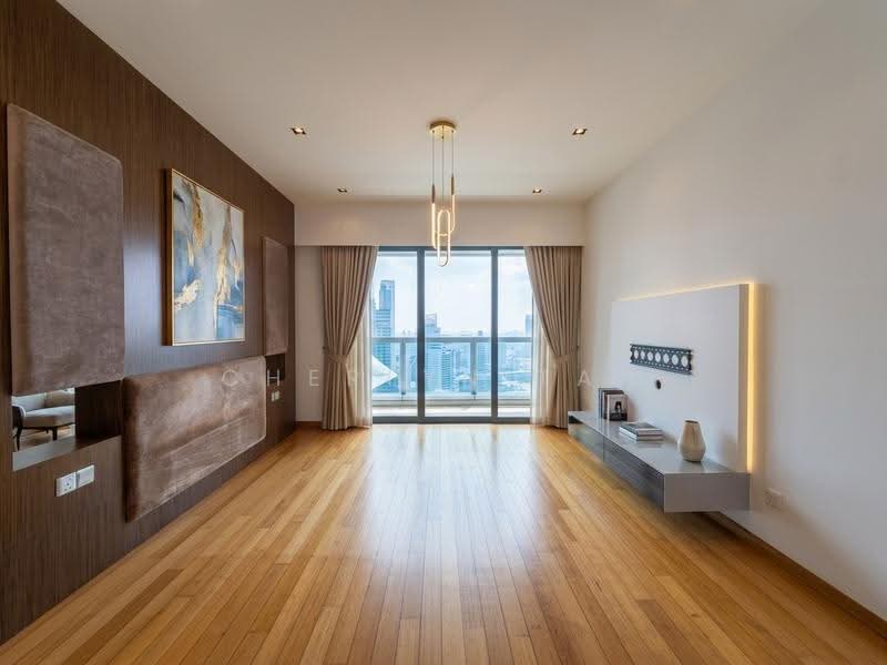 Marina Bay Residences, 18 Marina Boulevard, Boat Quay / Raffles Place / Marina, 2 Bedrooms, 1,227 sqft, Condominium For Sale, by Cherlyn Tan, 500249907 - Master bedroom - PropertyGuru.com.sg
