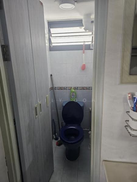 18 Bedok South Road, 18 Bedok South Road, Bedok / Upper East Coast, 2 Bedrooms, 699 sqft, HDB Flat For Sale, by Lily Goh, 500249912 - Bathroom - PropertyGuru.com.sg