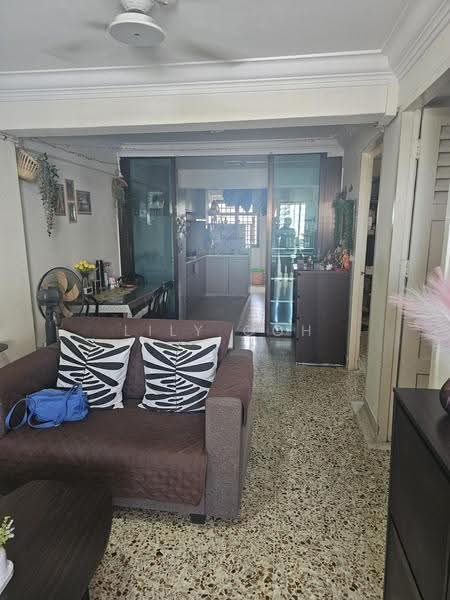 18 Bedok South Road, 18 Bedok South Road, Bedok / Upper East Coast, 2 Bedrooms, 699 sqft, HDB Flat For Sale, by Lily Goh, 500249912 - Living Room - PropertyGuru.com.sg