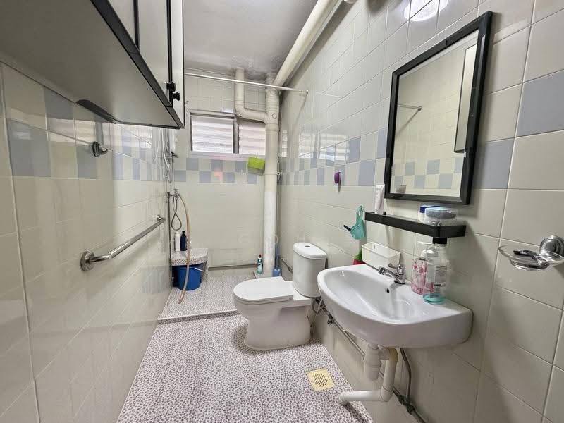 231 Bishan Street 23, 231 Bishan Street 23, Ang Mo Kio / Bishan / Thomson, 4 Bedrooms, 1,572 sqft, HDB Flat For Sale, by J.A. Goh 吴永益, 500249931 - Bathroom - PropertyGuru.com.sg