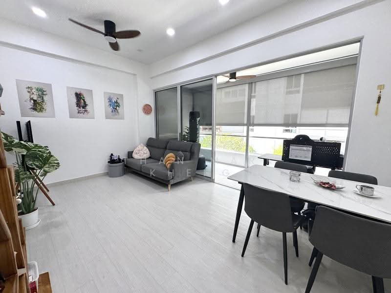 The Lucent, 101 Lorong N Telok Kurau, East Coast / Marine Parade, 2 Bedrooms, 904 sqft, Condominium For Sale, by Ethan Mark Kheng, 500249932 - Living Room - PropertyGuru.com.sg