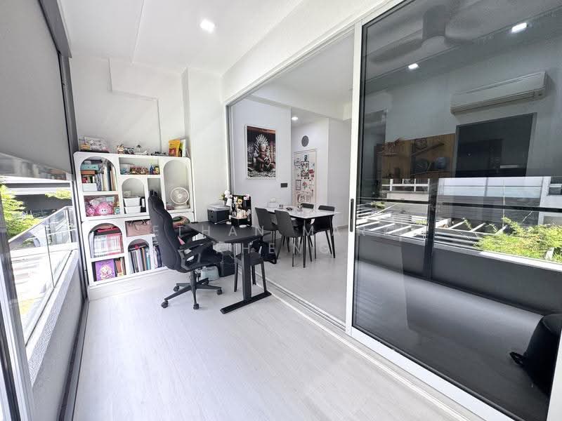 The Lucent, 101 Lorong N Telok Kurau, East Coast / Marine Parade, 2 Bedrooms, 904 sqft, Condominium For Sale, by Ethan Mark Kheng, 500249932 - Study - PropertyGuru.com.sg