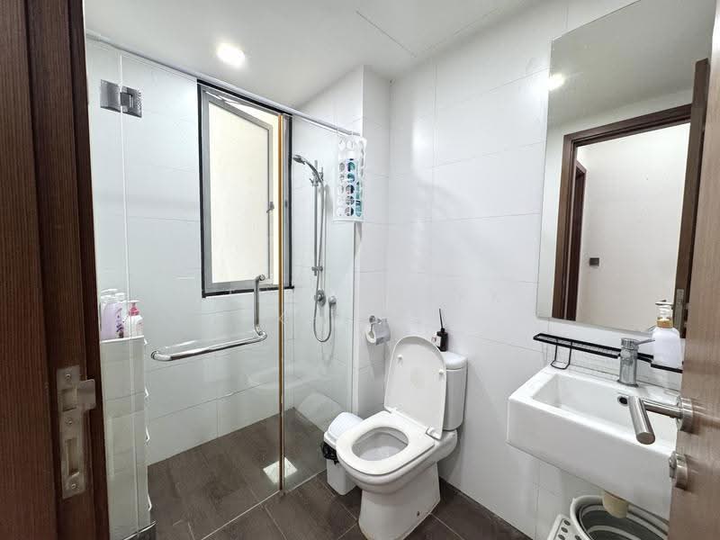 The Lucent, 101 Lorong N Telok Kurau, East Coast / Marine Parade, 2 Bedrooms, 904 sqft, Condominium For Sale, by Ethan Mark Kheng, 500249932 - Bathroom - PropertyGuru.com.sg