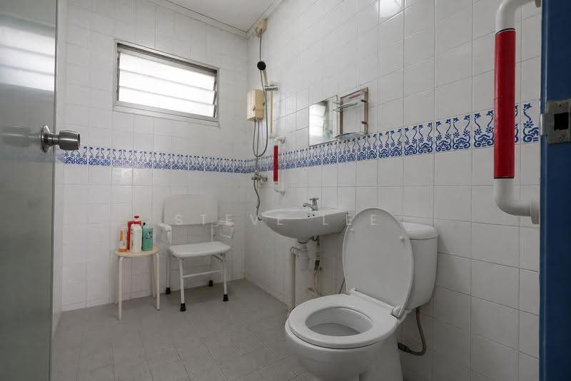 822 Woodlands Street 82, 822 Woodlands Street 82, Admiralty / Woodlands, 4 Bedrooms, 1,378 sqft, HDB Flat For Sale, by Steve Lee, 500249936 - Bathroom - PropertyGuru.com.sg
