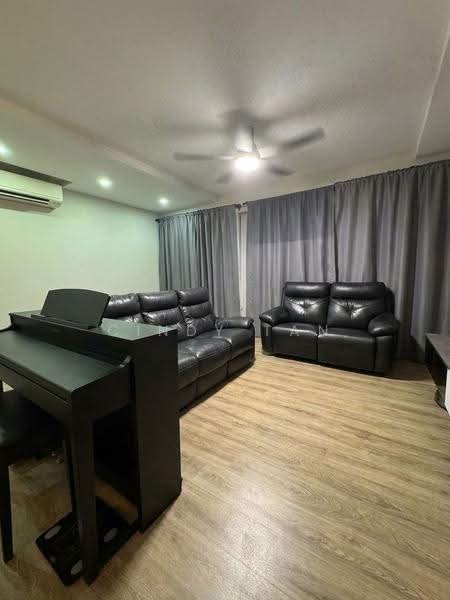 783A Woodlands Rise, 783A Woodlands Rise, Admiralty / Woodlands, 4 Bedrooms, 1,216 sqft, HDB Flat For Sale, by Cindy Tan, 500249947 - Living Room - PropertyGuru.com.sg
