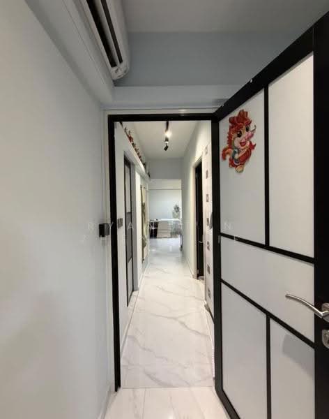 303B Punggol Central, 303B Punggol Central, Hougang / Punggol / Sengkang, 3 Bedrooms, 1,001 sqft, HDB Flat For Sale, by Ryan Tan Zheng Jie, 500249951 - Corridor - PropertyGuru.com.sg