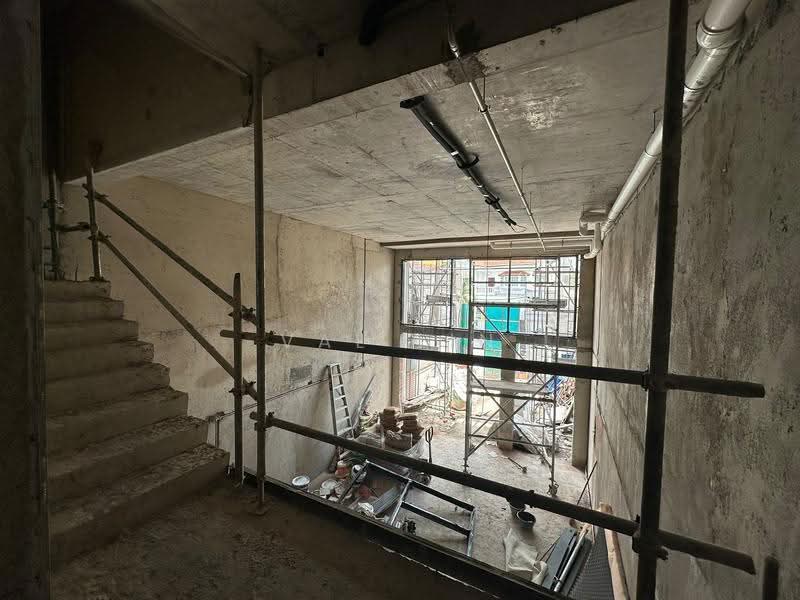 ★GIANT ★ BRAND NEW 2.5 Sty+M TERRACE WITH LIFT ★ TOP SOON 1km CHIJ St Nicholas Sch, Windsor Park Road, Gardenia Road, Sin Ming Avenue, Ang Mo Kio / Bishan / Thomson, 6 Bedrooms, 5,132 sqft, Terraced House For Sale, by Val Lin, 500249971 - Interior - PropertyGuru.com.sg