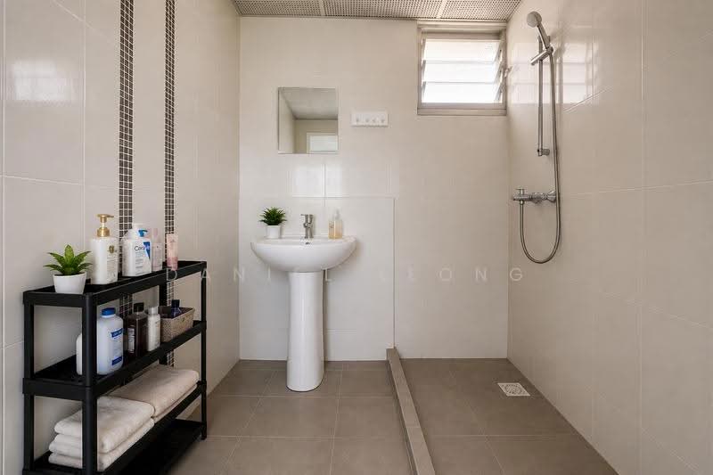 451B Sengkang West Way, 451B Sengkang West Way, Seletar / Yio Chu Kang, 3 Bedrooms, 990 sqft, HDB Flat For Sale, by Daniel Leong, 500249972 - Bathroom - PropertyGuru.com.sg