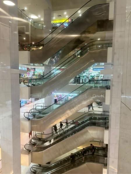 Lucky Plaza, Orchard Road, Orchard / River Valley, 1,184 sqft, Mall Shop For Rent, by Ssharon Loh, 500250005 - CommercialGuru.com.sg