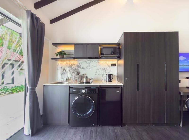 Fully Furnished Long-Term Stay Near Tampines & Pasir Ris MRT, Pasir Ris / Tampines, 1 Bedroom, 240 sqft, Terraced House For Rent, by Coliwoo, 500250012 - Kitchen - PropertyGuru.com.sg