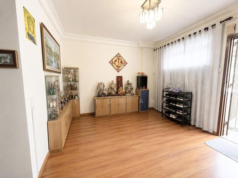 867 Tampines Street 83, 867 Tampines Street 83, Pasir Ris / Tampines, 3 Bedrooms, 1,119 sqft, HDB Flat For Sale, by Vernon Ang, 500250031 - Living Room - PropertyGuru.com.sg