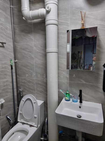 749 Jurong West Street 73, 749 Jurong West Street 73, Boon Lay / Jurong / Tuas, 4 Bedrooms, 1,302 sqft, HDB Flat For Rent, by Priscilla Lee, 500250055 - Bathroom - PropertyGuru.com.sg