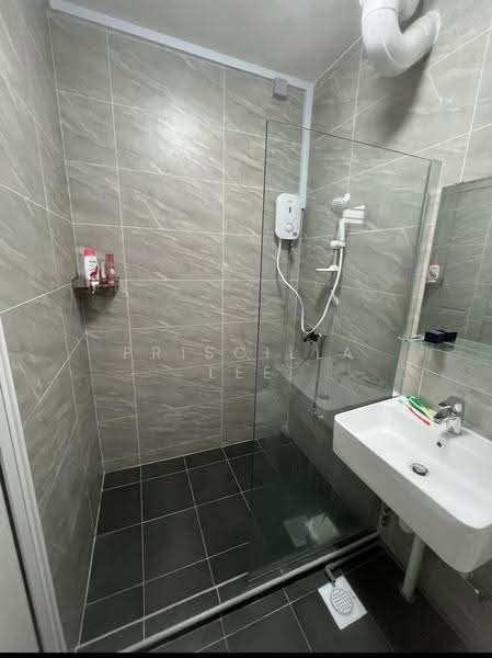 749 Jurong West Street 73, 749 Jurong West Street 73, Boon Lay / Jurong / Tuas, 4 Bedrooms, 1,302 sqft, HDB Flat For Rent, by Priscilla Lee, 500250055 - Bathroom - PropertyGuru.com.sg