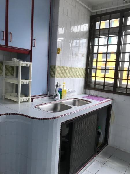 749 Jurong West Street 73, 749 Jurong West Street 73, Boon Lay / Jurong / Tuas, 4 Bedrooms, 1,302 sqft, HDB Flat For Rent, by Priscilla Lee, 500250055 - Kitchen - PropertyGuru.com.sg