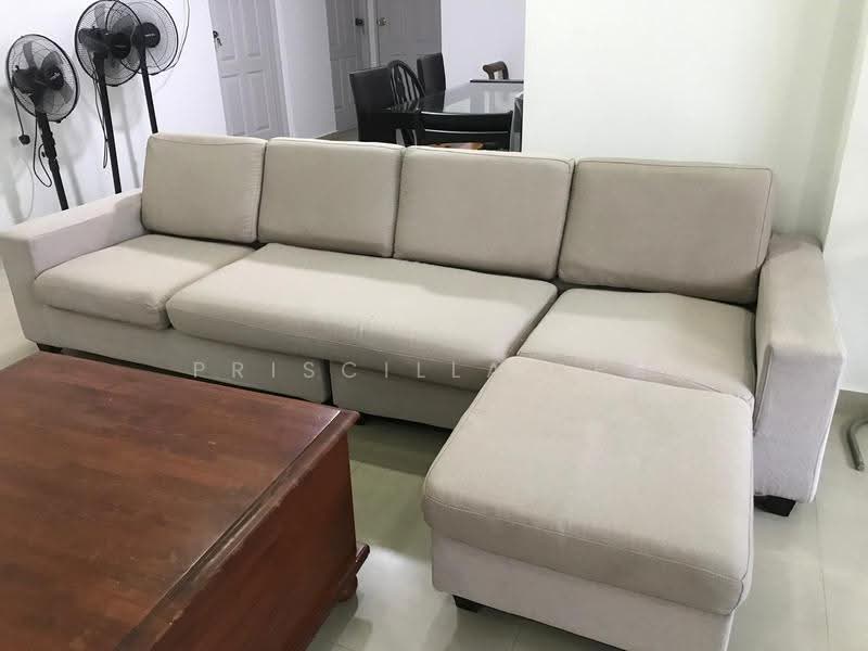 749 Jurong West Street 73, 749 Jurong West Street 73, Boon Lay / Jurong / Tuas, 4 Bedrooms, 1,302 sqft, HDB Flat For Rent, by Priscilla Lee, 500250055 - Living Room - PropertyGuru.com.sg