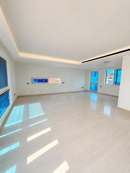 Oei Tiong Ham Park! NEW LUXURY BUNGALOW | GCB Enclave • WIDE FRONTAGE!, Oei Tiong Ham Park | Leedon, Tanglin / Holland / Bukit Timah, 5 Bedrooms, 10,717 sqft, Bungalow House For Sale, by Martin Goh 吴伟楠, 500250062 - Interior - PropertyGuru.com.sg