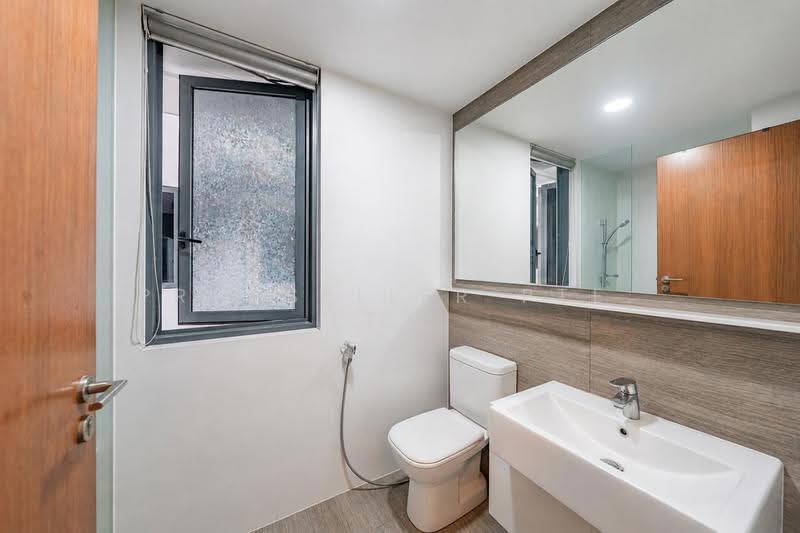Parc Centros, 82 Punggol Central, Hougang / Punggol / Sengkang, 3 Bedrooms, 990 sqft, Condominium For Sale, by Aileen Chew, 500250064 - Bathroom - PropertyGuru.com.sg