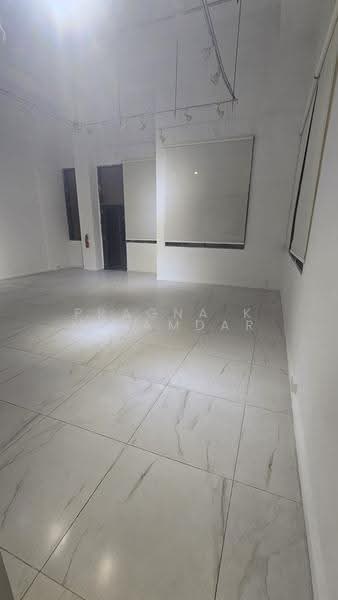 CT Hub 2, 114 Lavender Street, Balestier / Toa Payoh, 1,044 sqft, Light Industrial (B1) For Rent, by Pragna K M Kamdar, 500250070 - Interior - CommercialGuru.com.sg