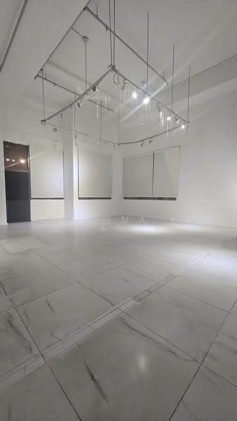 CT Hub 2, 114 Lavender Street, Balestier / Toa Payoh, 1,044 sqft, Light Industrial (B1) For Rent, by Pragna K M Kamdar, 500250070 - Interior - CommercialGuru.com.sg