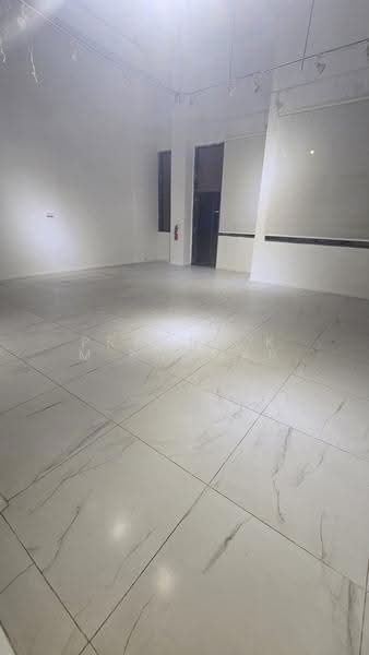 CT Hub 2, 114 Lavender Street, Balestier / Toa Payoh, 1,044 sqft, Light Industrial (B1) For Rent, by Pragna K M Kamdar, 500250070 - Interior - CommercialGuru.com.sg