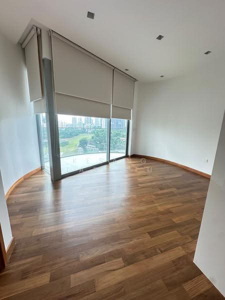 Skyline @ Orchard Boulevard, 23 Angullia Park, Orchard / River Valley, 4 Bedrooms, 2,067 sqft, Condominium For Rent, by Kesang Labattu, 500250071 - Junior Master with Balcony - PropertyGuru.com.sg