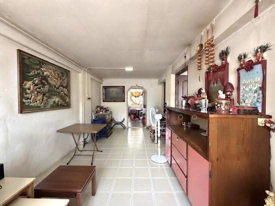 302 Serangoon Avenue 2