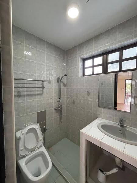 Pasir Ris Beach Park, Pasir Ris Avenue, Pasir Ris / Tampines, Room Rental, 150 sqft, Terraced House For Rent, by Fendy Lee, 500250084 - Bathroom - PropertyGuru.com.sg