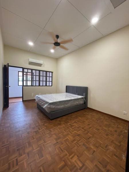 Pasir Ris Beach Park, Pasir Ris Avenue, Pasir Ris / Tampines, Room Rental, 150 sqft, Terraced House For Rent, by Fendy Lee, 500250084 - Bedroom - PropertyGuru.com.sg