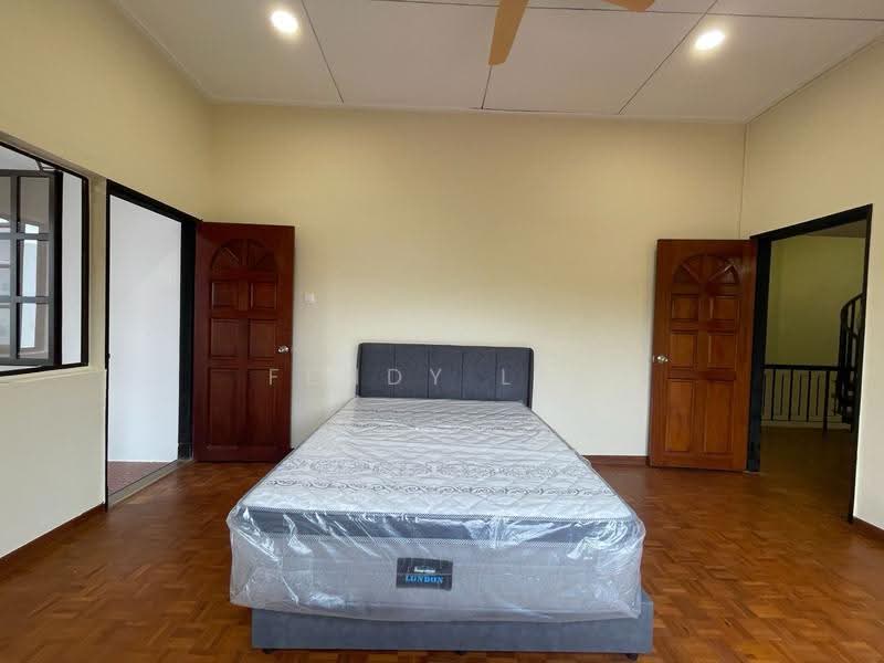 Pasir Ris Beach Park, Pasir Ris Avenue, Pasir Ris / Tampines, Room Rental, 150 sqft, Terraced House For Rent, by Fendy Lee, 500250084 - Bedroom - PropertyGuru.com.sg