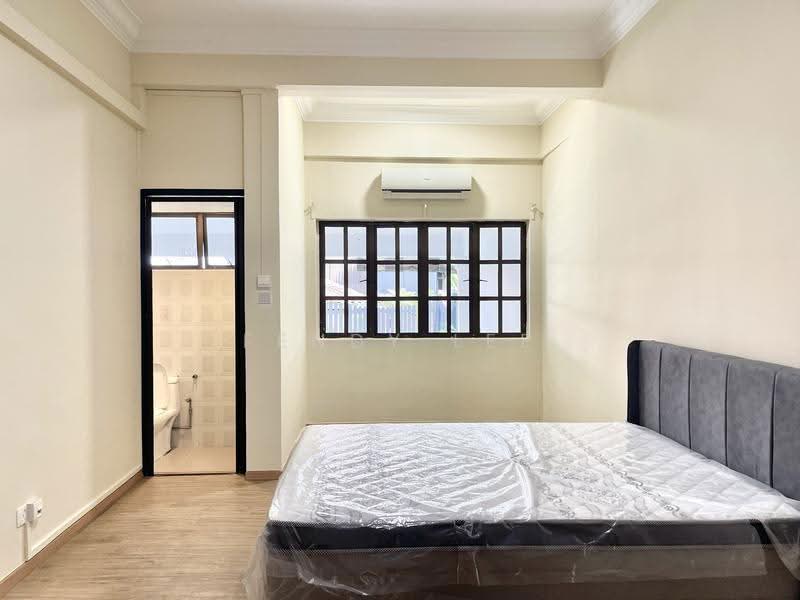 Pasir Ris Beach Park, Pasir Ris Avenue, Pasir Ris / Tampines, Room Rental, 150 sqft, Terraced House For Rent, by Fendy Lee, 500250084 - Bedroom - PropertyGuru.com.sg