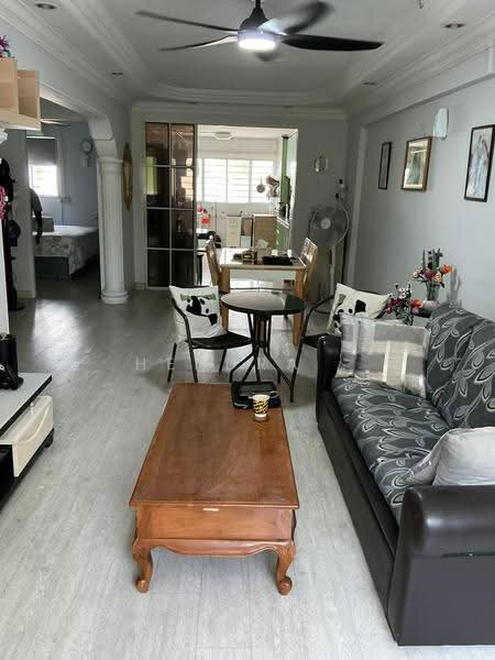 331 Ang Mo Kio Avenue 1, 331 Ang Mo Kio Avenue 1, Ang Mo Kio / Bishan / Thomson, 2 Bedrooms, 886 sqft, HDB Flat For Sale, by Hendra ., 500250086 - Living Room - PropertyGuru.com.sg