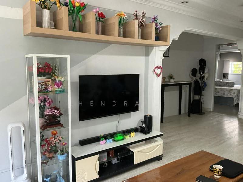 331 Ang Mo Kio Avenue 1, 331 Ang Mo Kio Avenue 1, Ang Mo Kio / Bishan / Thomson, 2 Bedrooms, 886 sqft, HDB Flat For Sale, by Hendra ., 500250086 - Living Room - PropertyGuru.com.sg